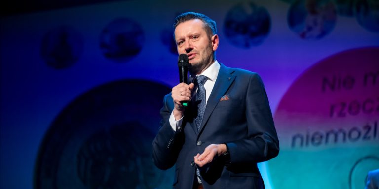 Profesor w prestiżowym gornie